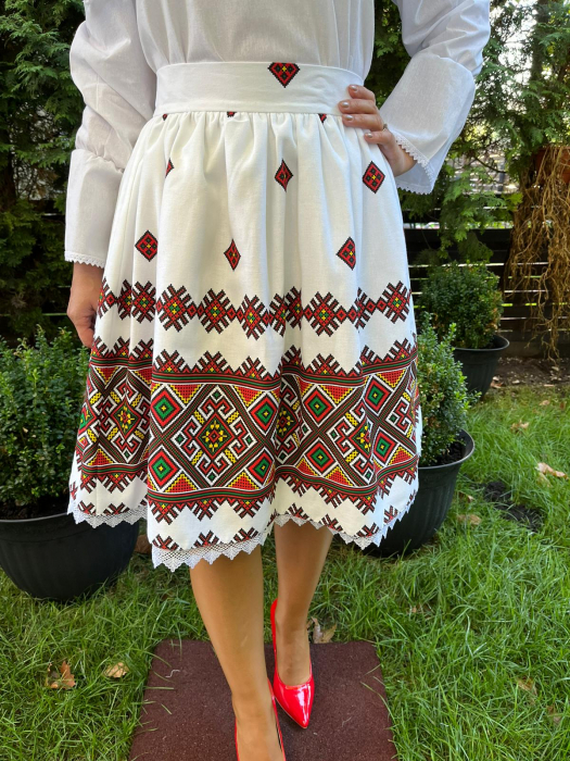 Fusta traditionala Adelina [1]