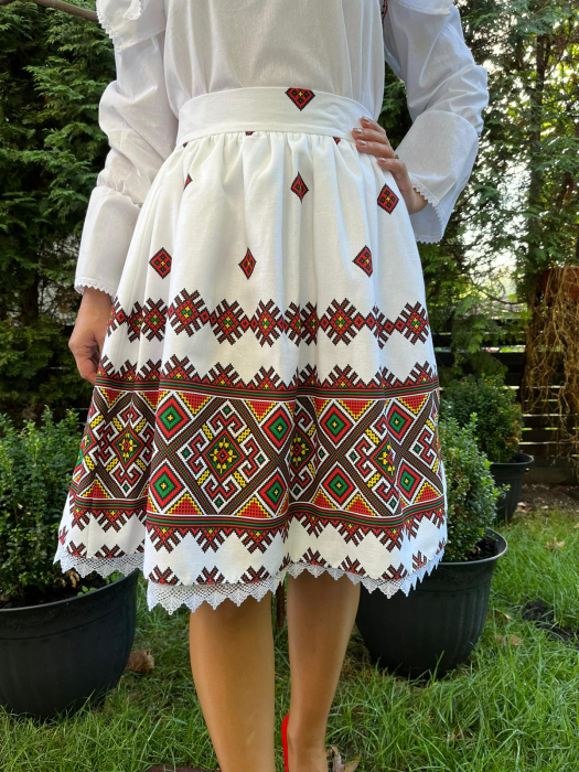 Fusta traditionala Adelina [2]
