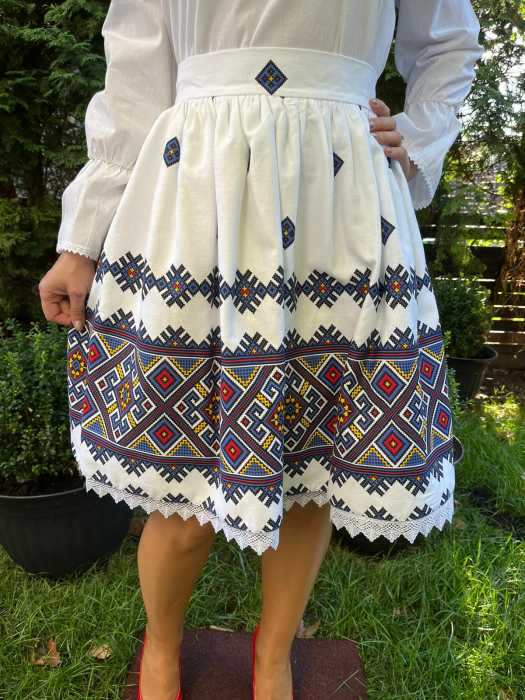Fusta traditionala Debora [2]