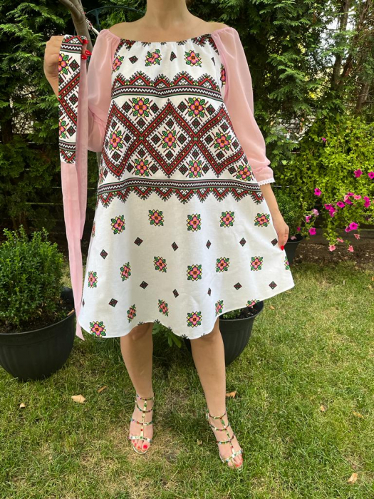 Rochie traditionala Mimi [2]