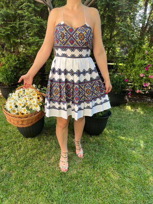 Rochie traditionala pliuri Denisa [2]