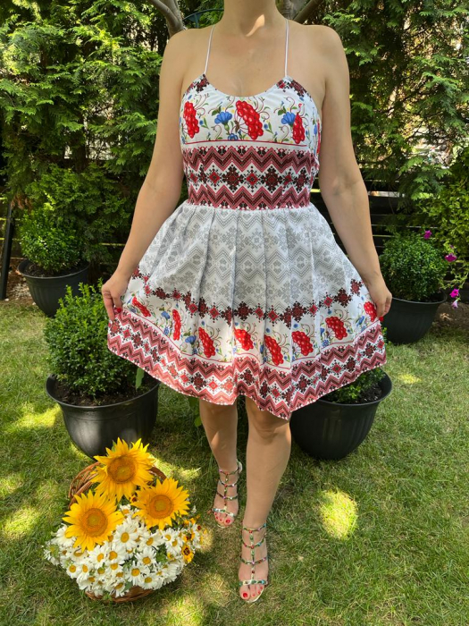 Rochie traditionala pliuri Paula [1]
