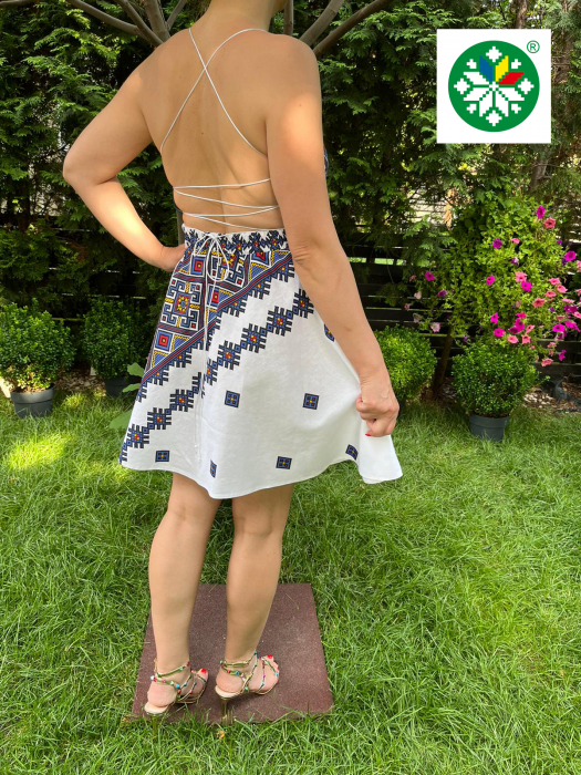 Rochie traditionala scurta Erica [3]