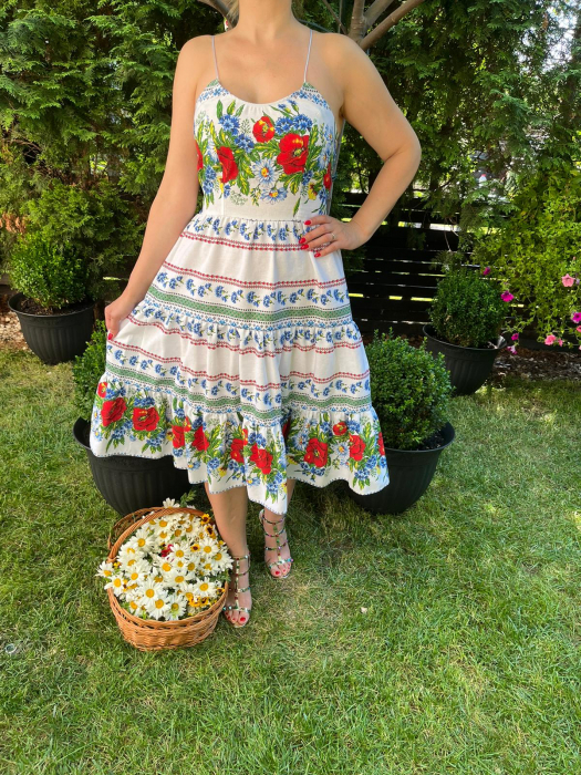 Rochie traditionala volane medie Ofelia [2]