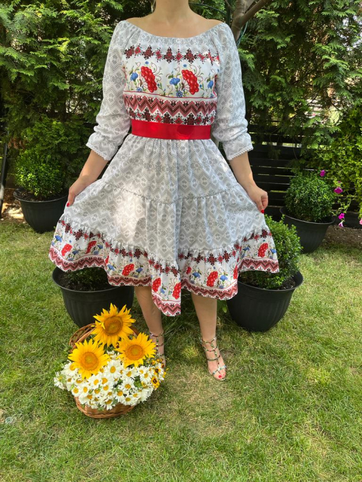 Rochie traditionala volane medie Melania [1]