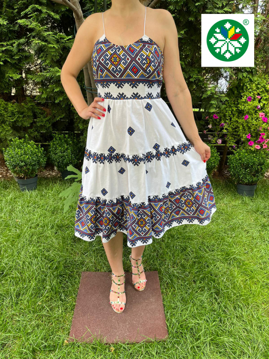 Rochie traditionala volane medie Malina [2]