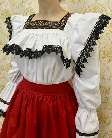 Costum traditional femei model 1 [2]
