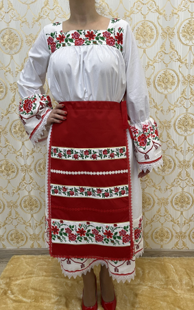 Costum traditional femei model 11 [1]
