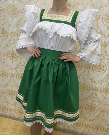 Costum traditional femei model 3 [1]