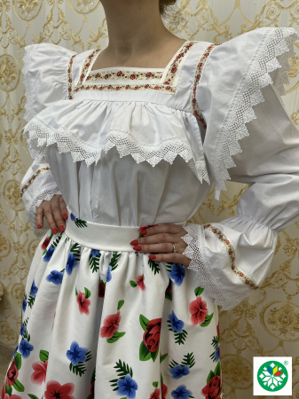 Costum traditional femei model 5 [2]