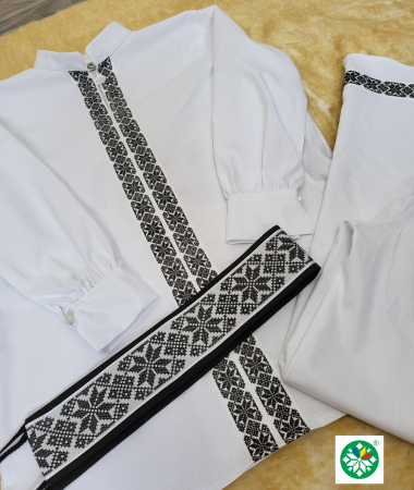 Costum traditional pentru baieti model 1 [1]