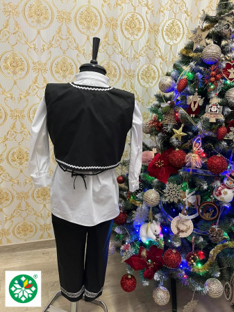 Costum traditional pentru baieti model 6 [2]