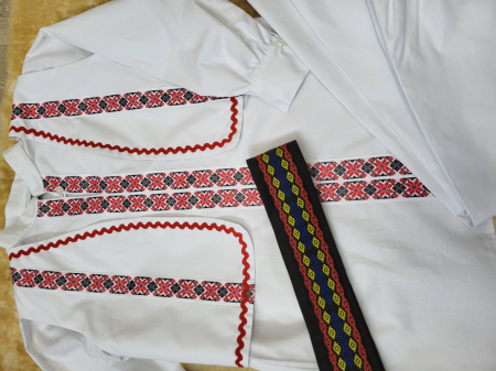 Costum traditional pentru baieti model 8 [3]
