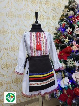 Costum traditional pentru fete model 4 [1]