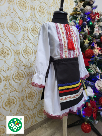 Costum traditional pentru fete model 4 [2]