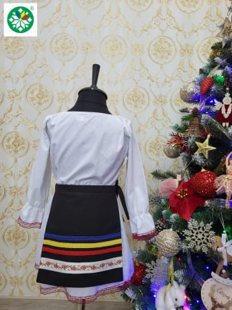Costum traditional pentru fete model 4 [3]