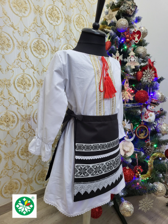 Costum traditional pentru fete model 7 [1]