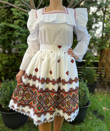 Compleu traditional Adelina [1]