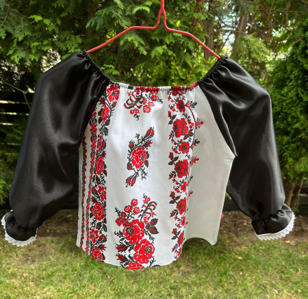 Ii fete - Ie traditionala fetita Olga