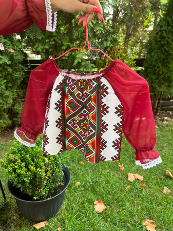 Ii fete - Ie traditionala fetita Teodora