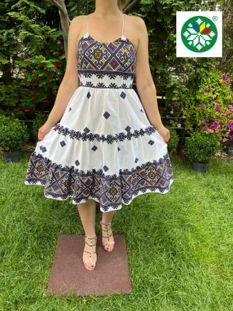 Rochii traditionale - Rochie traditionala volane medie Malina