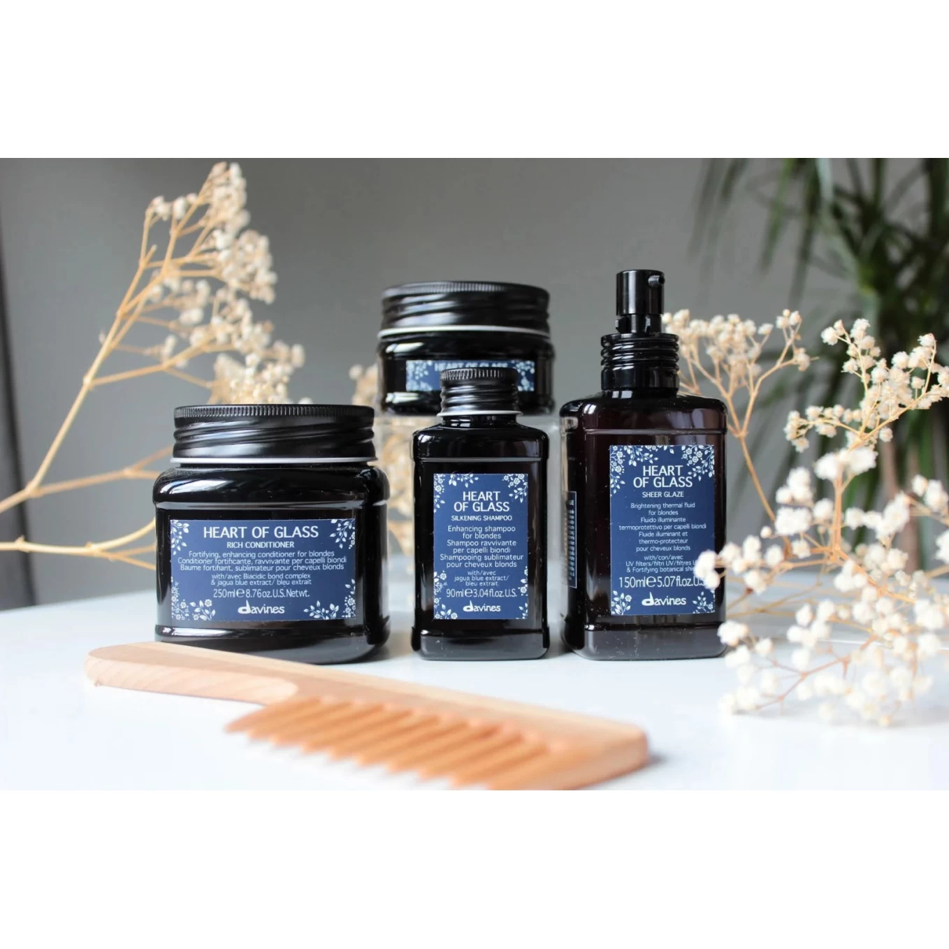 Pachet de hidratare , nuantare par blond - Heart Of Glass - Sampon 250 ml - Conditioner 250 ml - Tratament 150 ml [6]