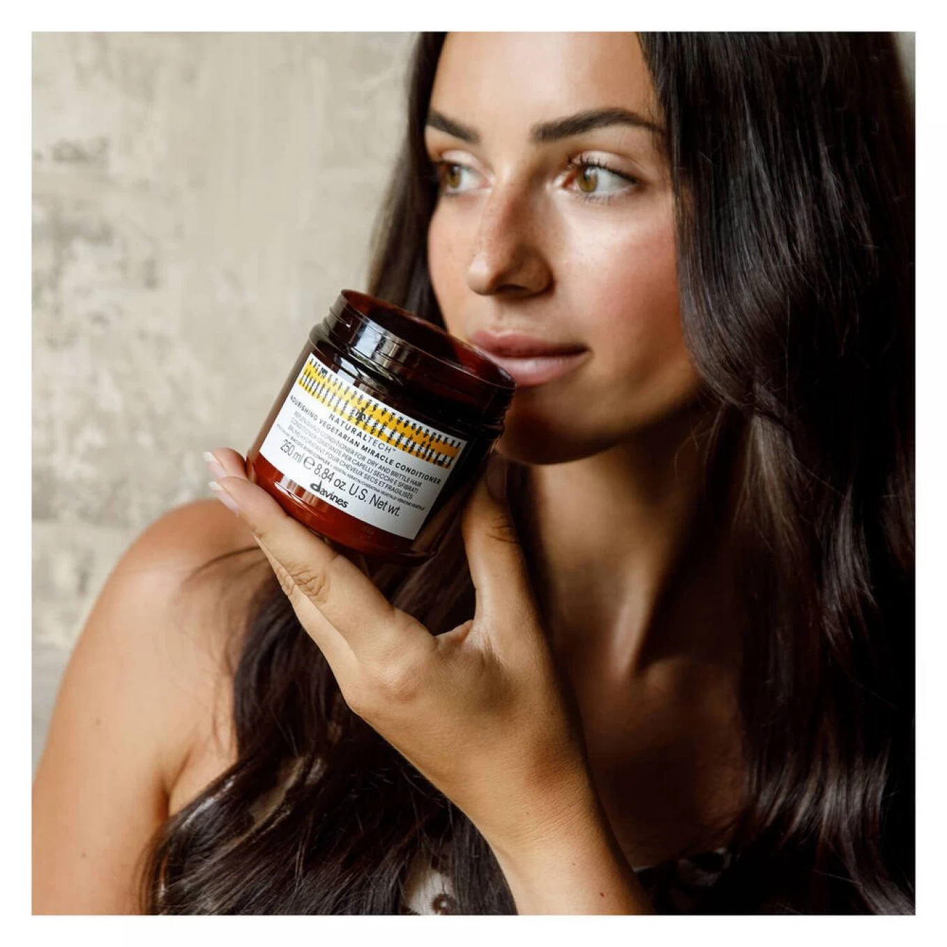 Balsam pentru par fragil si deteriorat Davines - Nourishing Vegetarian Miracle Conditioner 1000 ml [2]