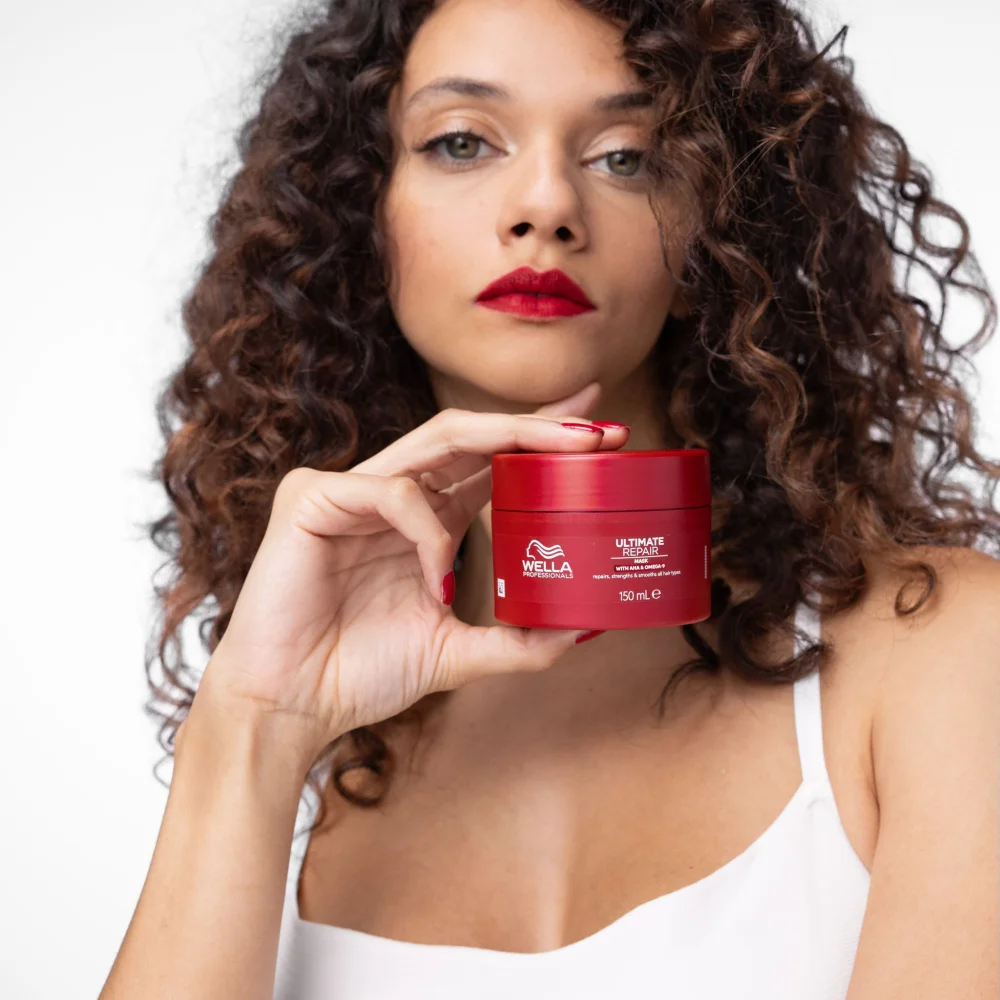 Pachet pentru reparare Wella Professionals Ultimate Repair - Sampon 250 ml - Masca 150 ml [3]