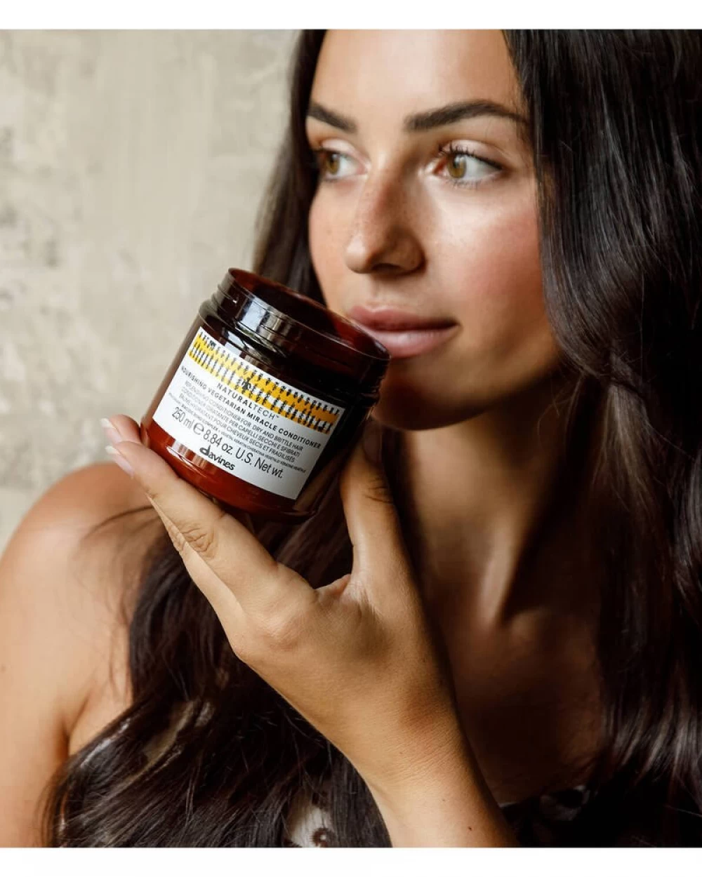 Pachet pentru parul fragil si deteriorat - Davines Naturaltech Nourishing Vegetarian Miracle Conditioner -  Balsam 250 ml -  Nourishing Keratine Booster - 100 ml Ser - Tratament cu keratina [4]