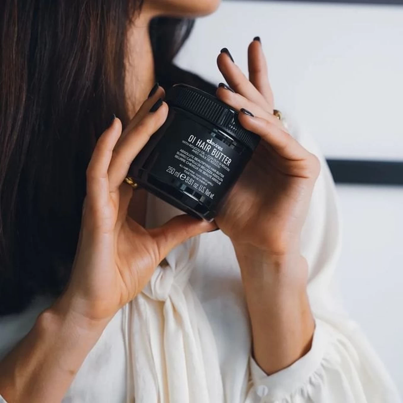 Pachet pentru stralucire si hidratare Davines Oi - Sampon 90 ml - Unt de par 75 ml - Spray leave-in cu multe beneficii 50 ml [2]