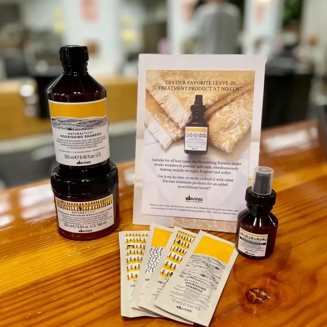 Pachet pentru par deteriorat si fragil Sampon - Tratament - Leave-in - Davines Naturaltech Nourishing Shampoo - 1000 ml - Nourishing Hair Building Pak - 250 ml - Nourishing Keratin Sealer - 100 ml [4]