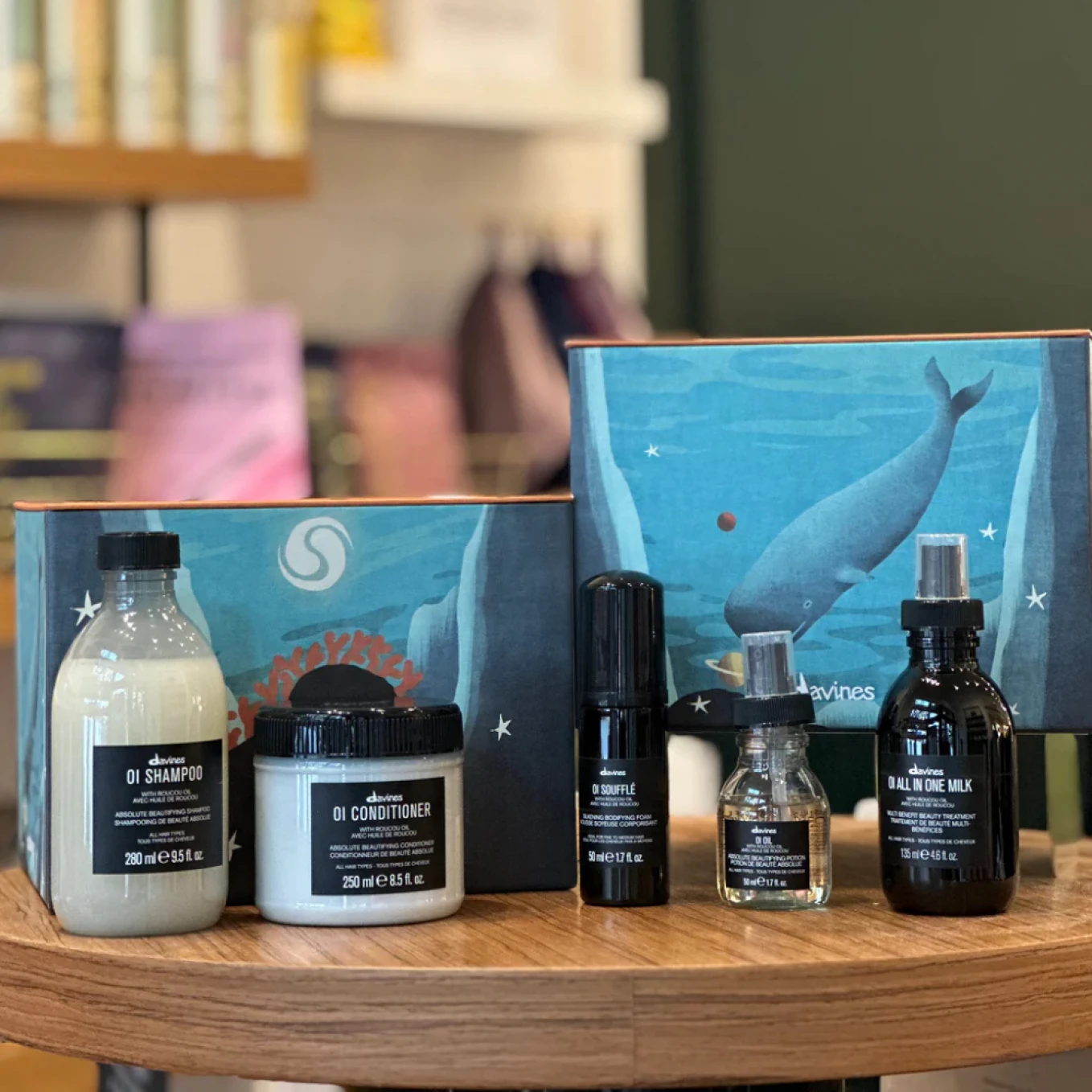 Pachet restructurant Davines Oi Lux Box pentru toate tipurile de par [3]