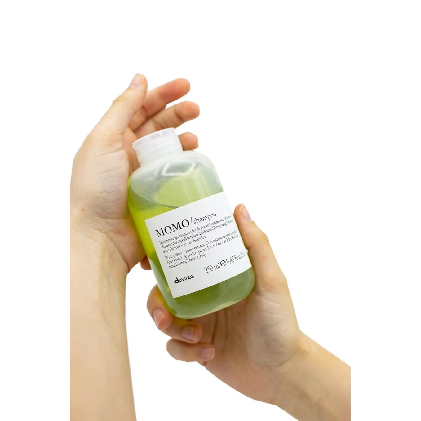 Sampon hidratant pentru par uscat - Davines Momo Shampoo  - 250ml [3]