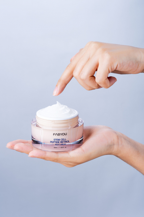 CREMĂ DE NOAPTE CU PEPTIDE DIN CELULE STEM ȘI RETINOL [3]