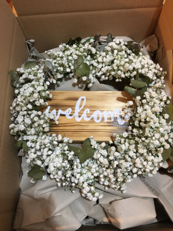 Coronita usa "welcome" baby's breath [2]