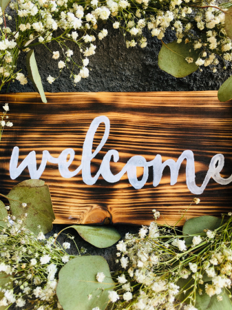 Coronita usa "welcome" baby's breath [1]