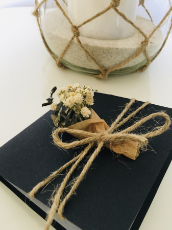 Felicitari Handmade - Felicitare Black flori uscate