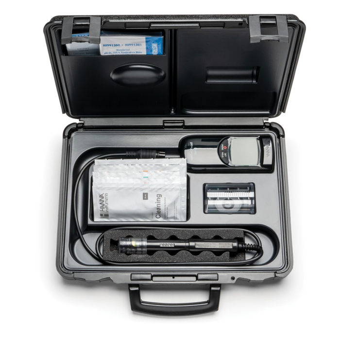 Multiparametru portabil, rezistent la apă, pH/EC/TDS cu domeniu mic (de la 0 la 3999 µS/cm, de la 0 la 2000 ppm) [5]
