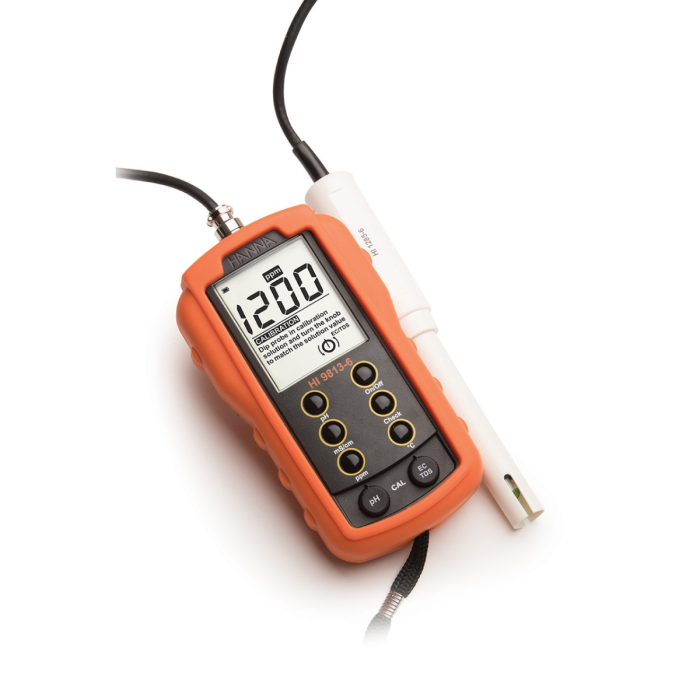 Multiparametru clasic pH/EC/TDS/Temperatura cu CAL Check™ , interval: pH 0,0 până la 14,0 pH; EC 0,00 până la 4,00 mS/cm; TDS 0 până la 1999 ppm (mg/L) [4]