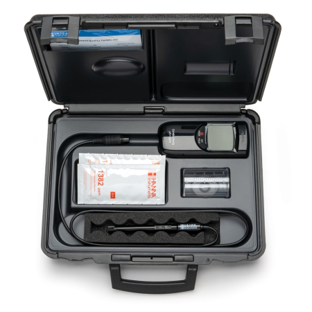 Instrument portabil pentru Conductivitate/TDS/Temperatura, Unitate EC: µS/cm, Unitate TDS: ppm, Interval: 0 până la 3999 μS/cm, TDS 0 până la 2000 ppm (mg/L), Temp 0,0 până la 60,0°C [2]