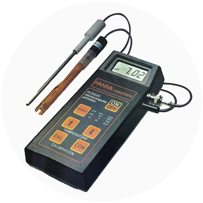 1984 - Primul pH-metru portabil din lume cu microprocesor