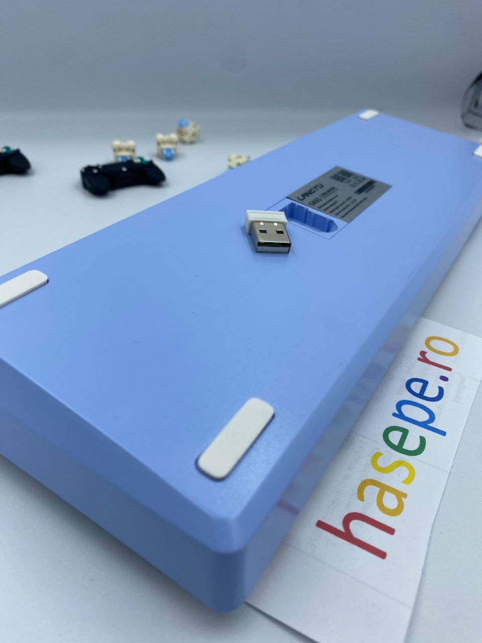 Tastatura Mecanica pentru Gaming, Langtu GK65 Blue Edition, Iluminare RGB, Baterie incorporata , Autonomie pana la 10 ore, 3 moduri de conectare Wireless 2,4g, Bluetooth 5,1 si USB [8]