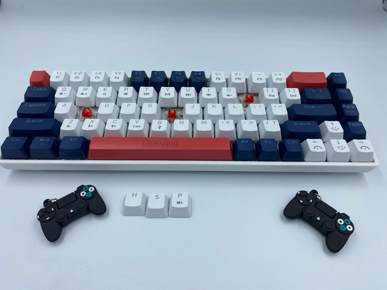 Tastatura Mecanica pentru Gaming, Leaven H68, Iluminare Rainbow LED, Compatibila Windows, Android si iOS, 3 moduri de conectare Wireless 2,4g, Bluetooth 5,1 si USB [10]