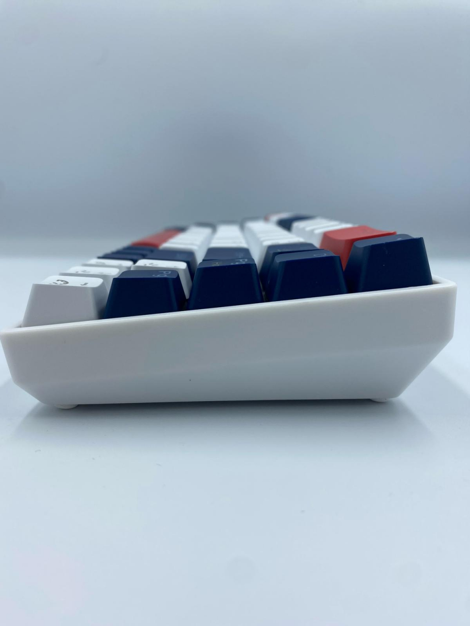 Tastatura Mecanica pentru Gaming, Leaven H68, Iluminare Rainbow LED, Compatibila Windows, Android si iOS, 3 moduri de conectare Wireless 2,4g, Bluetooth 5,1 si USB [5]