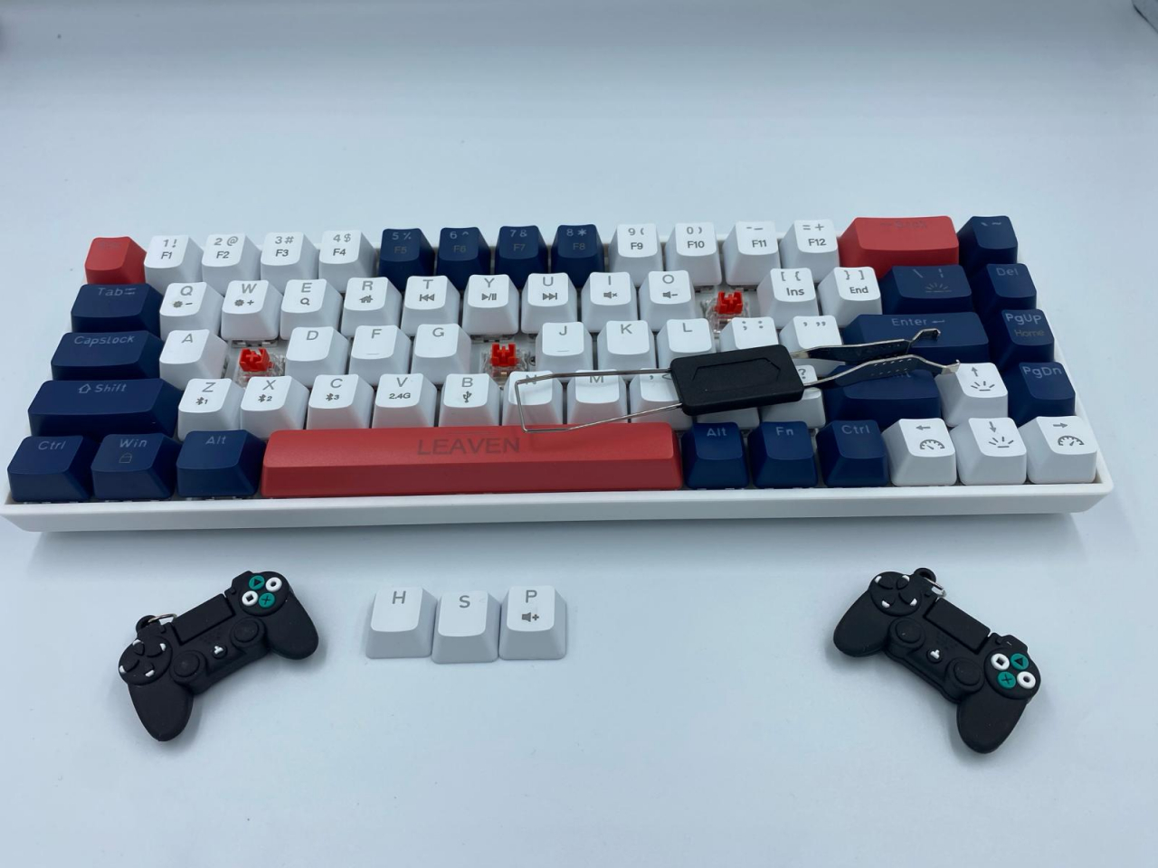 Tastatura Mecanica pentru Gaming, Leaven H68, Iluminare Rainbow LED, Compatibila Windows, Android si iOS, 3 moduri de conectare Wireless 2,4g, Bluetooth 5,1 si USB [4]