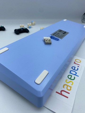 Tastatura Mecanica pentru Gaming, Langtu GK65 Blue Edition, Iluminare RGB, Baterie incorporata , Autonomie pana la 10 ore, 3 moduri de conectare Wireless 2,4g, Bluetooth 5,1 si USB [7]
