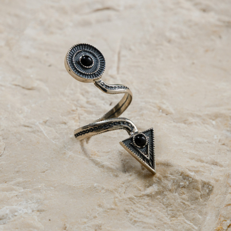 INELE CU PIETRE - SĂGEATA ZEIȚEI – Ed. Sevuk