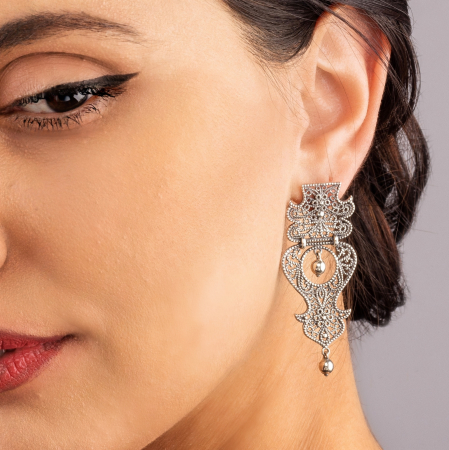 CERCEI FĂRĂ PIETRE - Aní