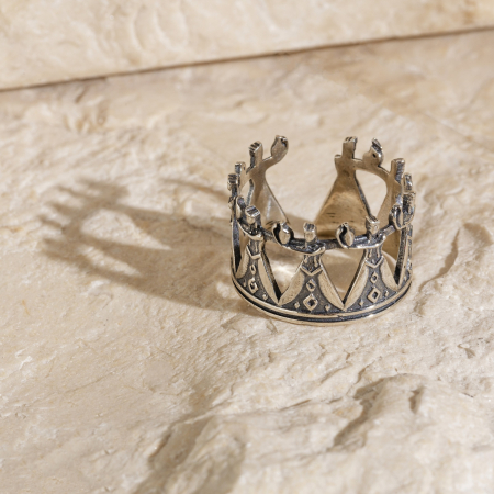 INELE FĂRĂ PIETRE - Dansul femeilor