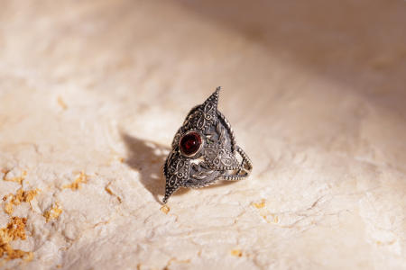 INELE CU PIETRE - Arení